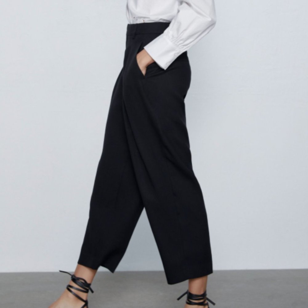 ZARA BLACK LOOSE-FITTING MID RISE DARTED TURN UP HEM TROUSER PANT